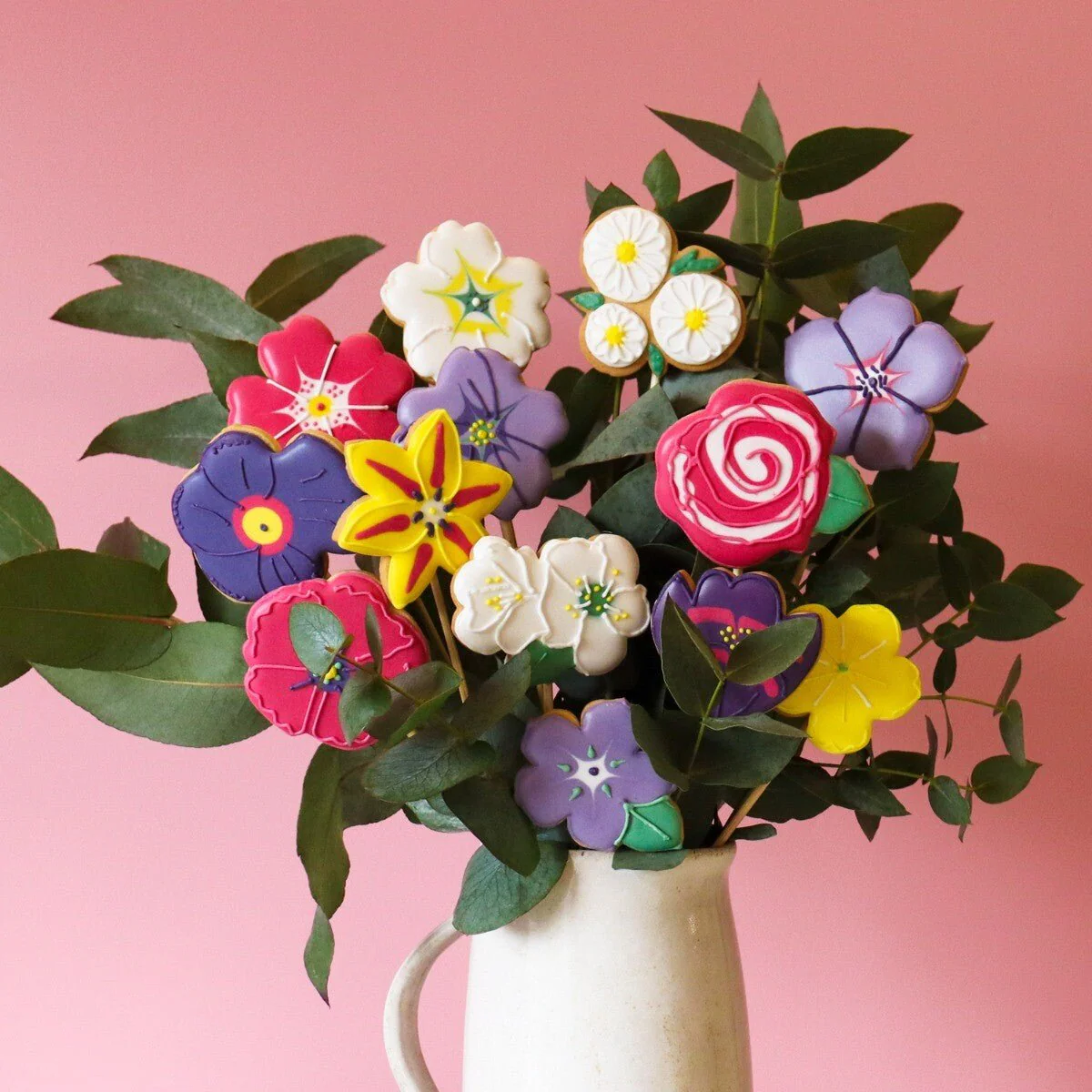 Biscuiteers Bouquet Luxe Biscuit Tin - Image 2