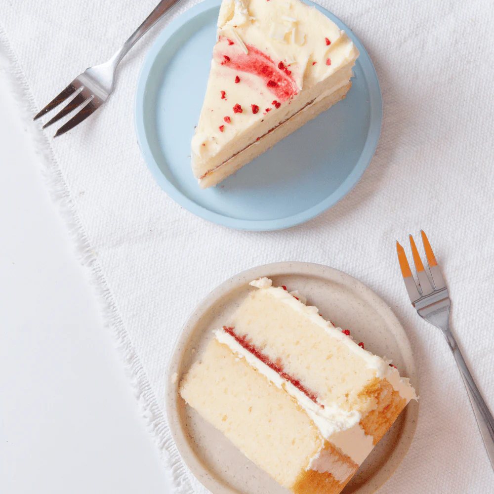 Cutter & Squidge Congratulations Victoria Sponge Medium Cake - Image 3