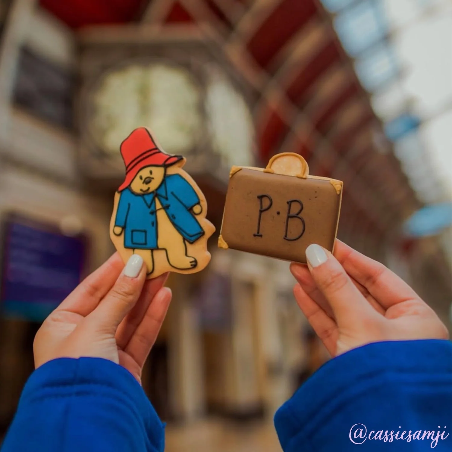 Paddington Bear™ Biscuit Tin by Biscuiteers - Image 3